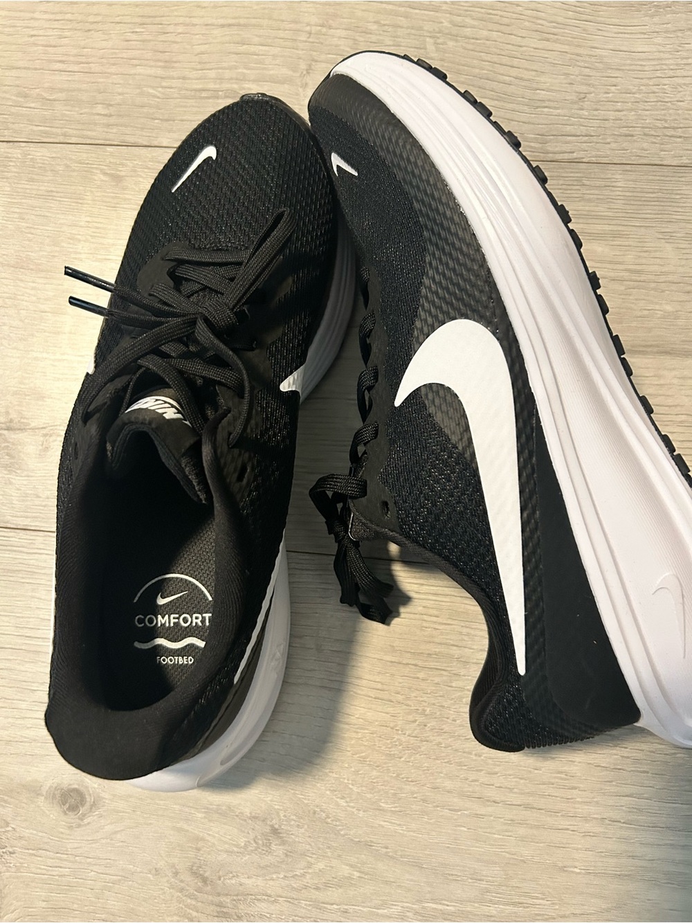 Nike Revolution 8